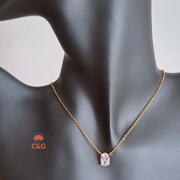 Collana con pendente ovale