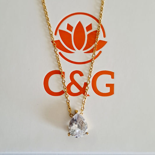 Collana con pendente a forma di goccia