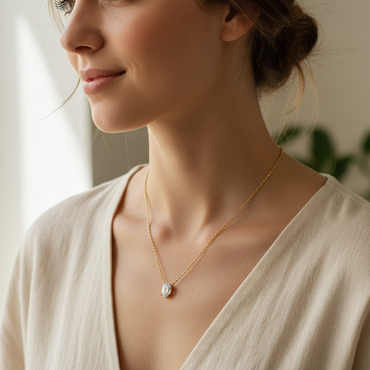 Collana con pendente ovale