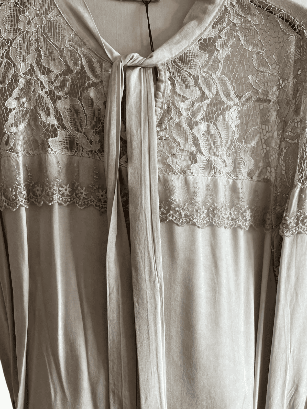 Blusa in pizzo