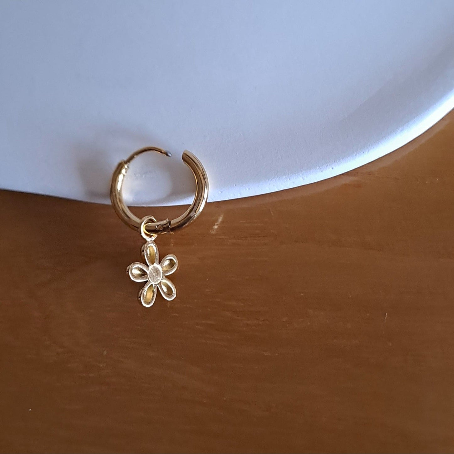 Orecchini con pendente a forma di fiore - C&G di Caprice Toungui