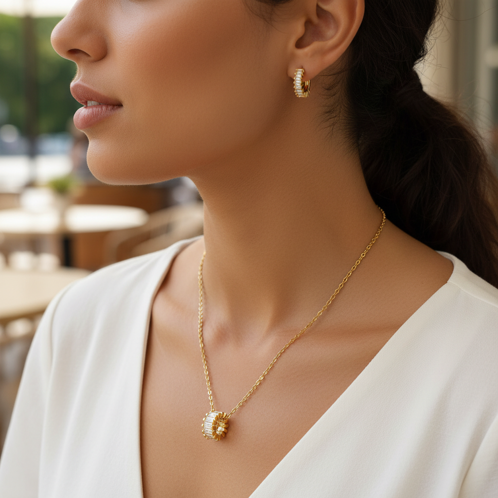 Set orecchini collana con ciondolo a Corona