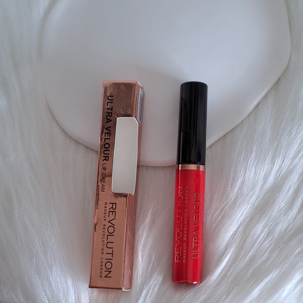 Makeup Revolution Ultra Velour Lip Creams - C&G di Caprice Toungui 